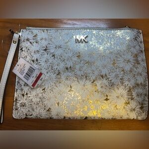 BNWT Michael Kors leather clutch/wristlet white and gold flowers/floral